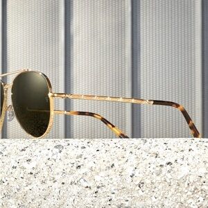 Ray ban aviator black lenses gold frame large sunglasses